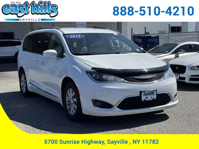 Bright White Clearcoat 2018 Chrysler Pacifica Minivan Front-Wheel Drive 9-Speed Automatic