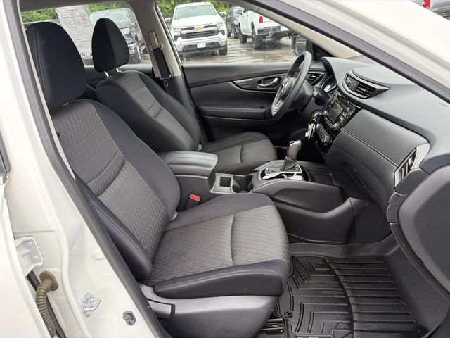 2017 Nissan Rogue - Image 28