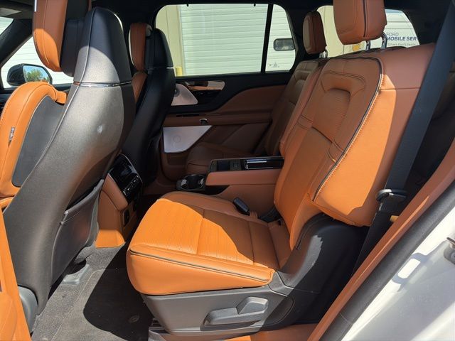 2025 White Metallic Lincoln Aviator Black Label AWD SUV