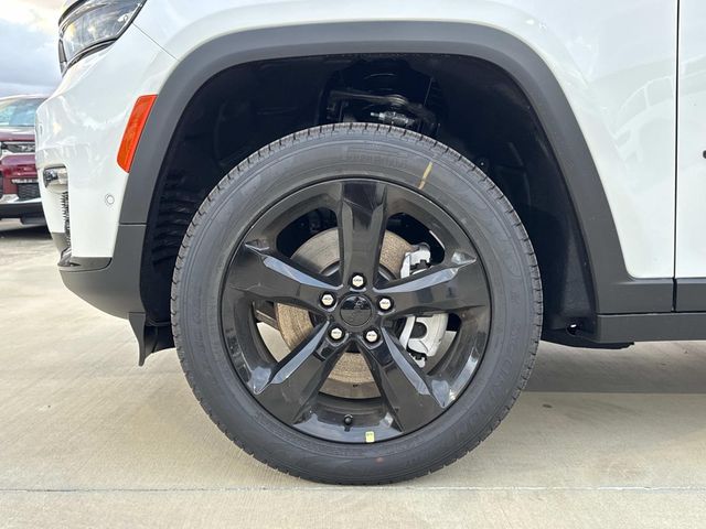 New 2025 White Jeep Limited image 3