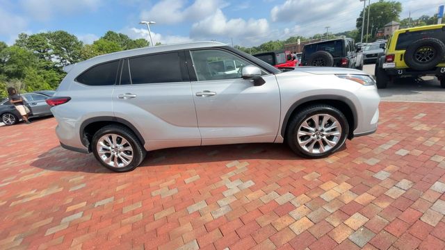 Used 2021 Toyota Highlander SUV