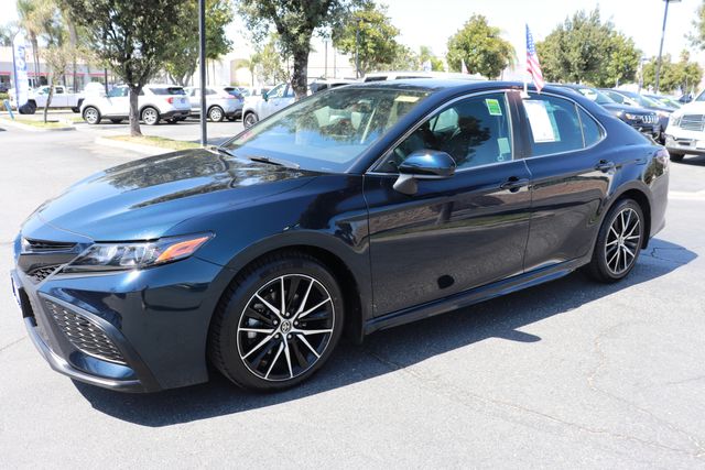 2021 Toyota Camry SE 3