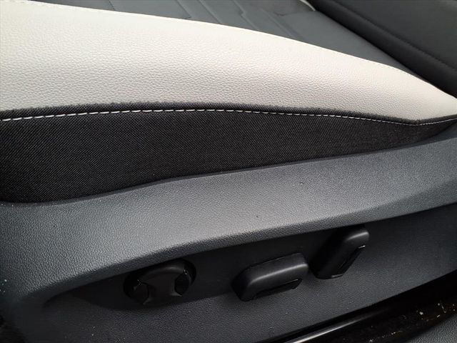 2025 Volkswagen Taos