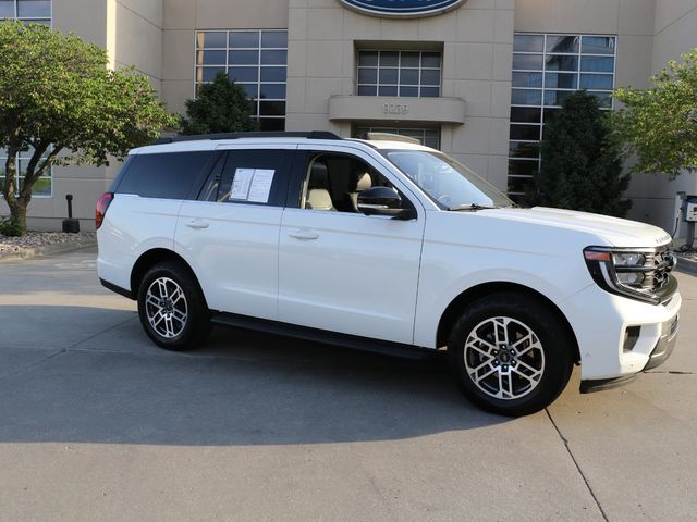2025 Ford Expedition Active 4x4's photo
