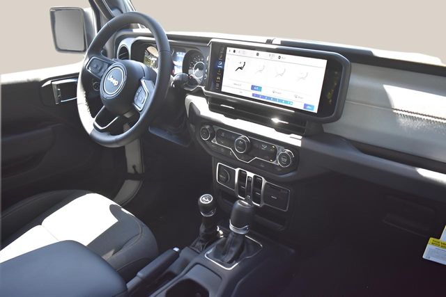 New Car 2025 Jeep Gladiator  Sport S For Sale Under $40,000 In Austin, Texas