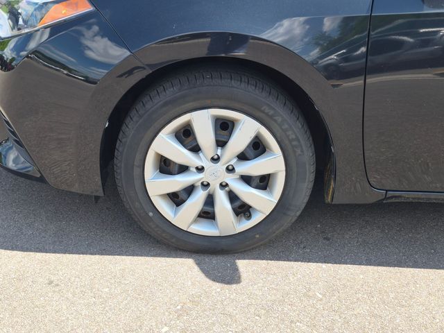 2014 Toyota Corolla - Image 31