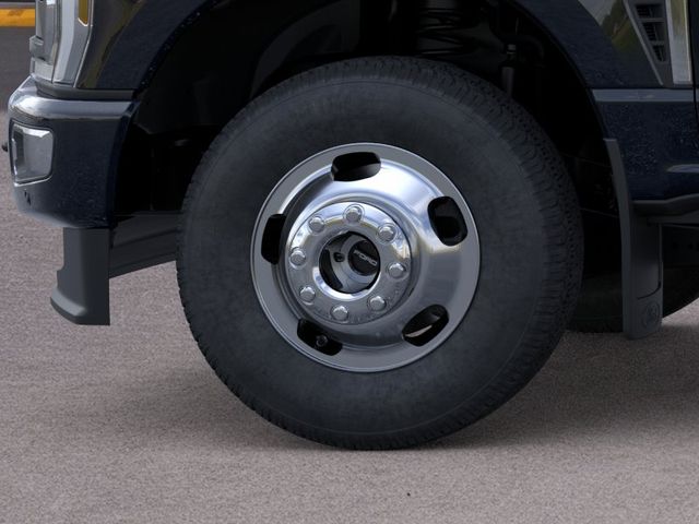 New 2026 Black Ford Platinum image 19