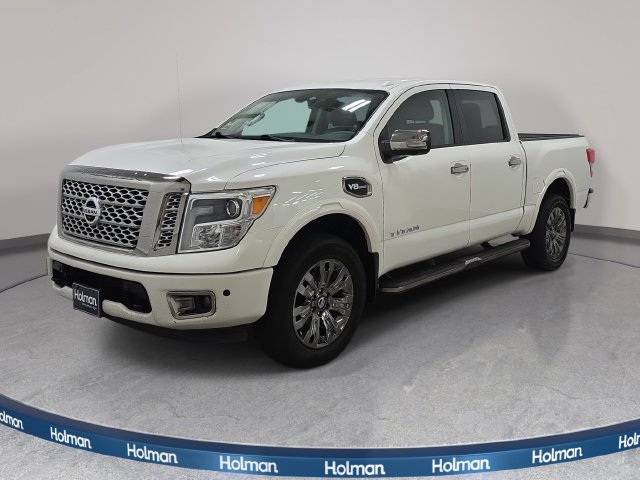  2017 Nissan Titan Platinum Reserve Crew Cab 4WD   