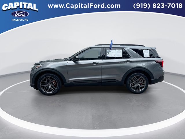 Used 2025 Gray Ford ST-Line image 5