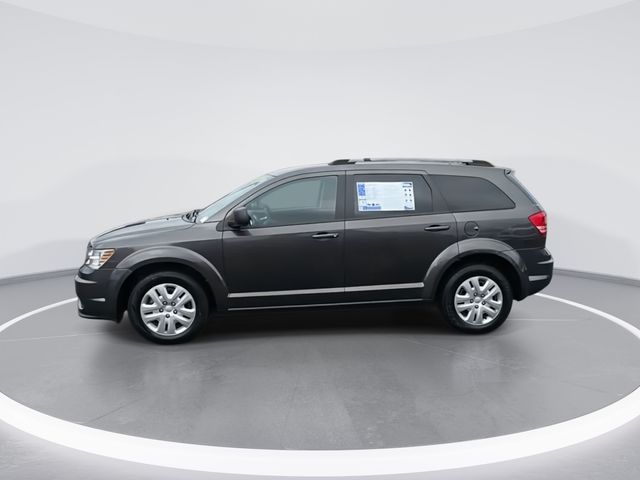 Used 2018 Gray Dodge SE image 5