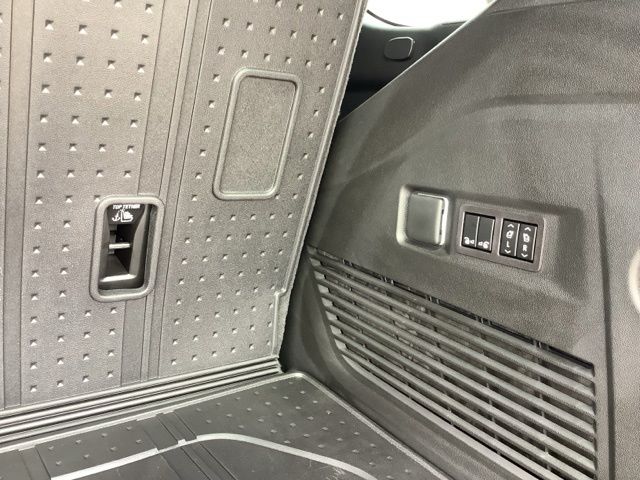 Used 2026 Polar White Chevrolet Premier image 11