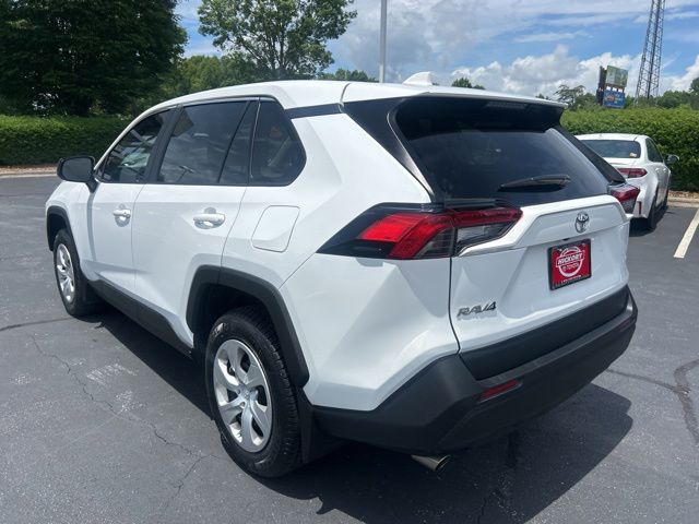 2024 Toyota RAV4 LE - Photo 11