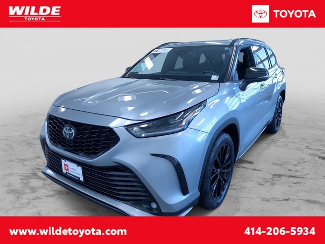 Celestial Silver Metallic 2025 Toyota Highlander SUV / Crossover All-Wheel Drive 8-Speed Automatic