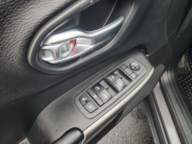 Used 2020 Jeep Cherokee For Sale in Grove City, OH