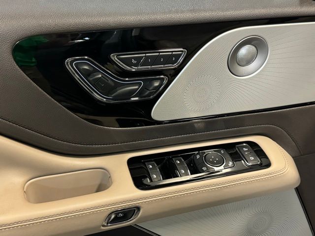 2021 Lincoln Aviator Grand Touring 10