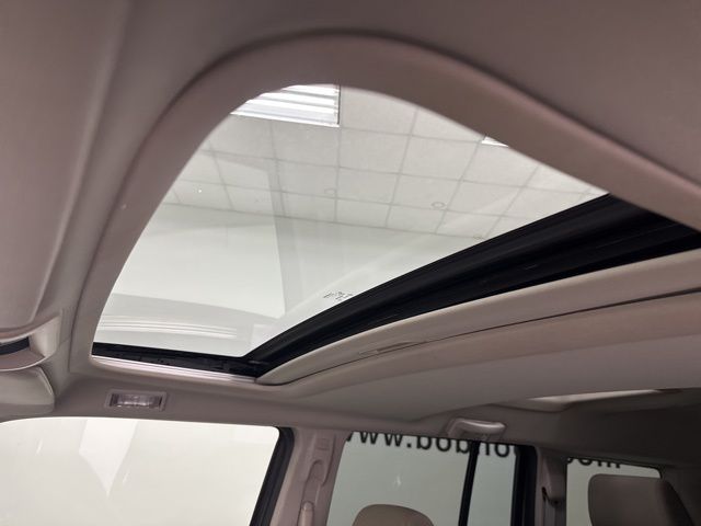 used 2009 Jeep Commander car, priced at $6,995