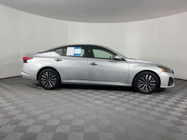 2023 Nissan Altima 2.5 SV 14