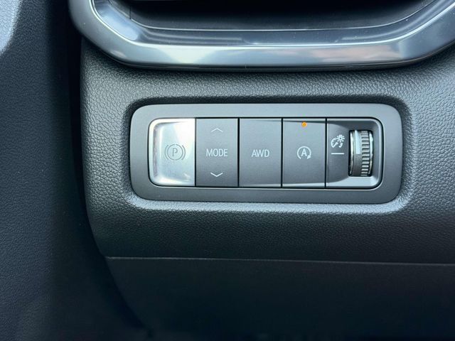 2026 GMC Acadia AT4 - Photo 18