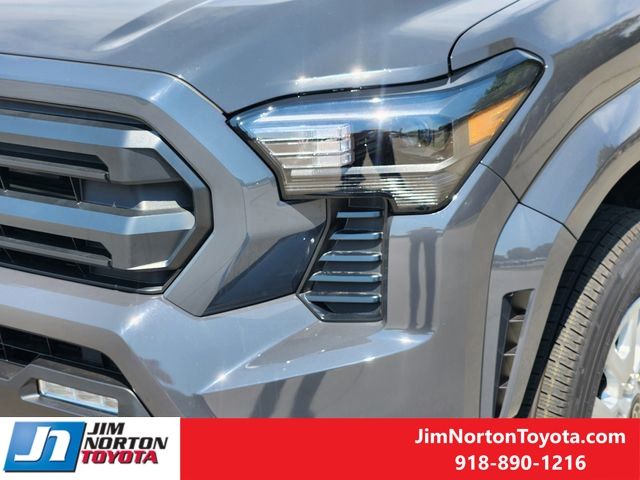 2025 Toyota Tacoma SR5 Double Cab photo 7