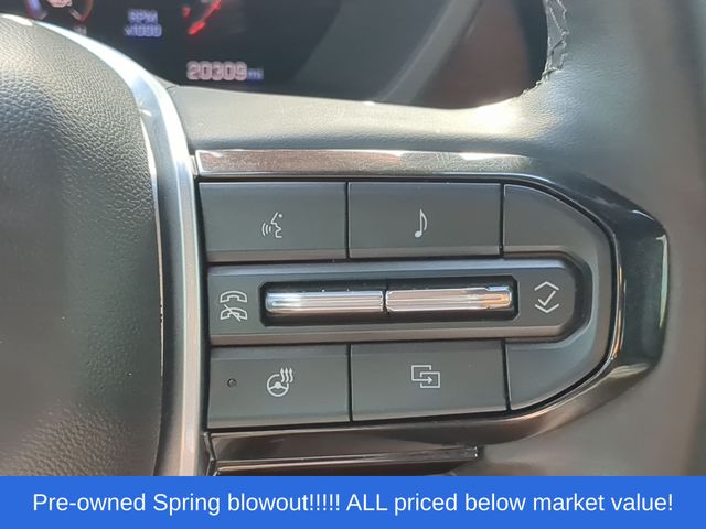 Used 2025 Summit White Chevrolet Trail Boss image 27