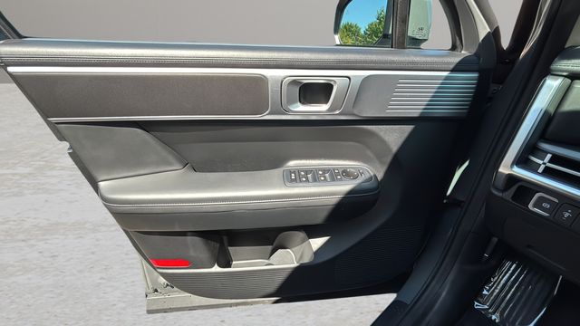 Used 2025 Gray Hyundai SEL image 17