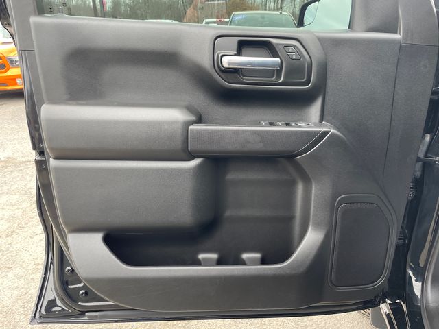 2020 Chevrolet Silverado 1500 Custom - Black exterior view 9