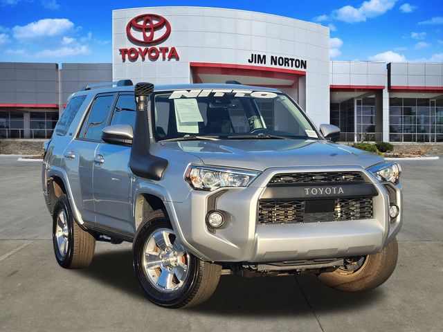 2020 Toyota 4Runner SR5's photo