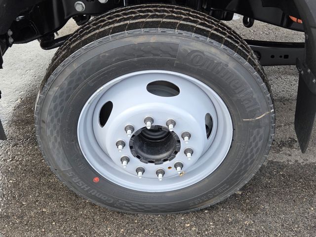 New 2026 Ford Super Duty F-450 Chassis Regular Cab (DRW) 169" Wheelbase XL