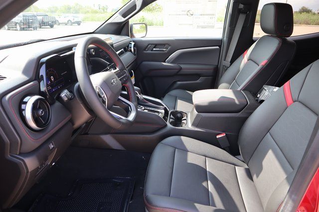 2025 Chevrolet Colorado Z71 - 9