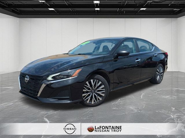 Super Black 2025 Nissan Altima 2.5 SV FWD Sedan Front-Wheel Drive Continuously Variable Transmission