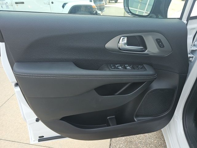 2026 Chrysler Pacifica Select - Pw7 exterior view 13