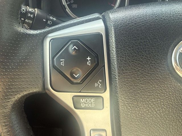 Used 2022  Toyota Limited image 21