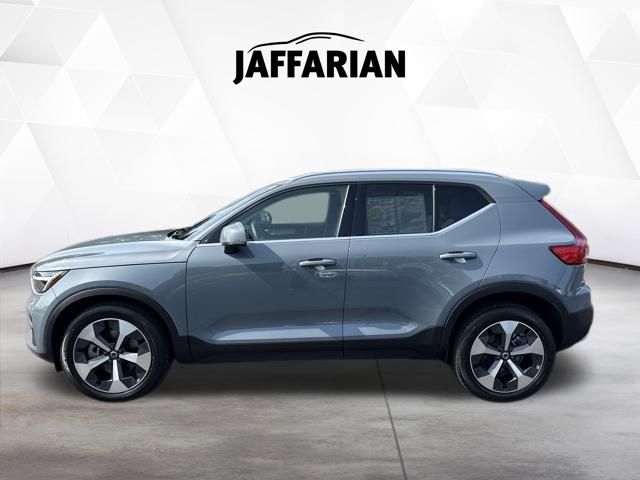 Used 2023 Volvo XC40 SUV