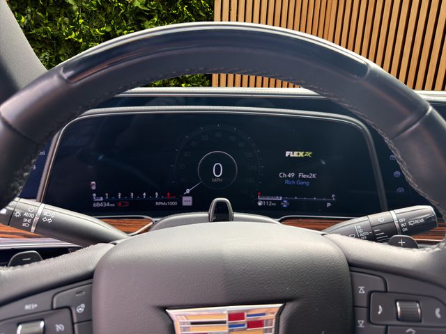 2023 Cadillac Escalade ESV Thumbnail