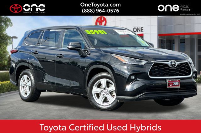 Midnight Black Metallic 2024 Toyota Highlander LE FWD SUV / Crossover Front-Wheel Drive 8-Speed Automatic