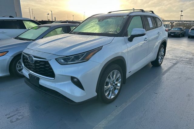 2023 Toyota Highlander Hybrid Limited AWD