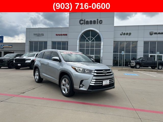 Silver 2018 Toyota Highlander SUV / Crossover Front-Wheel Drive 8-Speed Automatic