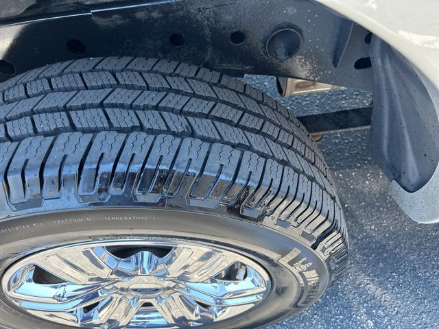 Used 2019 Silver Ford XLT image 12