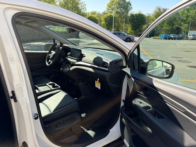 new 2026 Honda Odyssey car, priced at $42,508