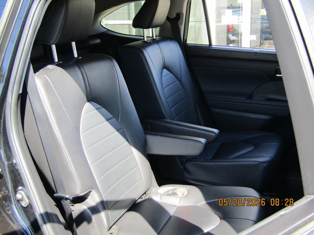 used 2023 Toyota Highlander car, priced at $35,499