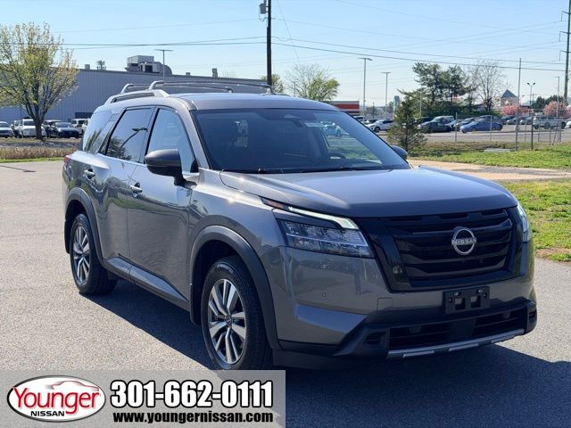 Gray (Gun Metallic) 2023 Nissan Pathfinder SL 4WD SUV / Crossover All-Wheel Drive 9-Speed Automatic