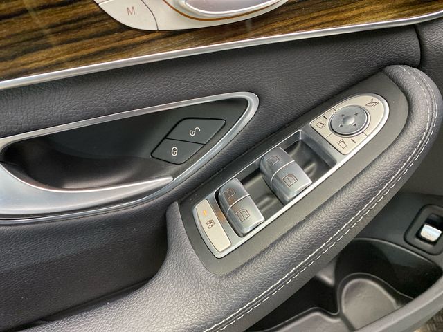 Used 2018  Mercedes-Benz C 300 image 11