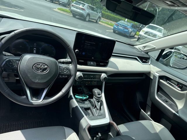 2023 Toyota RAV4 Limited - Photo 7