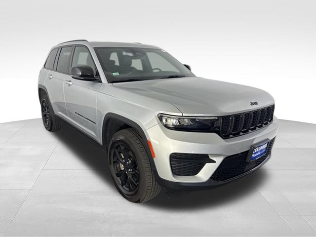 2025 Jeep Grand Cherokee Altitude 4WD