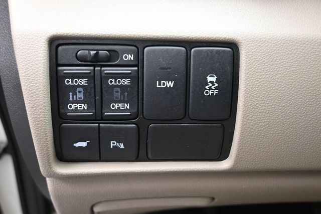 Used 2016 Honda Odyssey Van