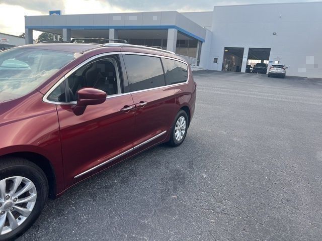 2019 Chrysler Pacifica Touring L 13