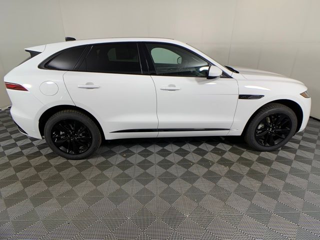 2023 Jaguar F-PACE P400 R-Dynamic S 7