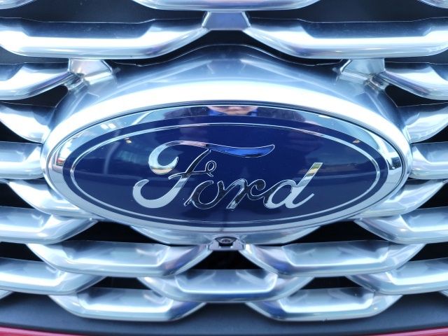 2022 Rapid Red Metallic Tinted Clearcoat Ford Explorer Platinum 4X4 SUV