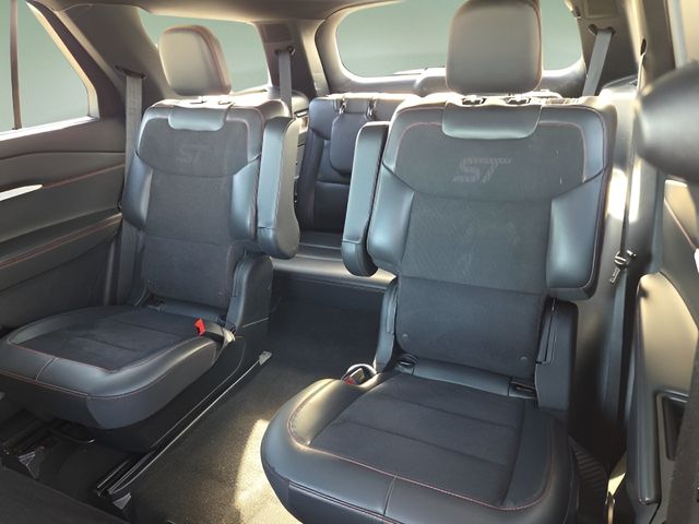 Used 2025 Ford Explorer SUV