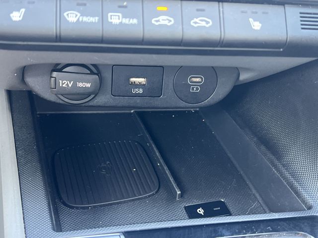 Used 2025 Silver Hyundai SEL Convenience image 24